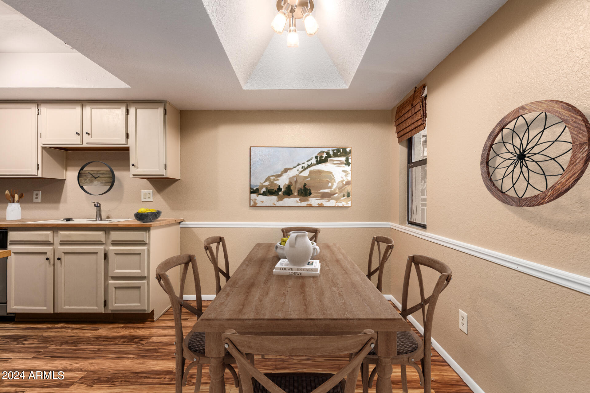 2146 W ISABELLA Avenue, 205