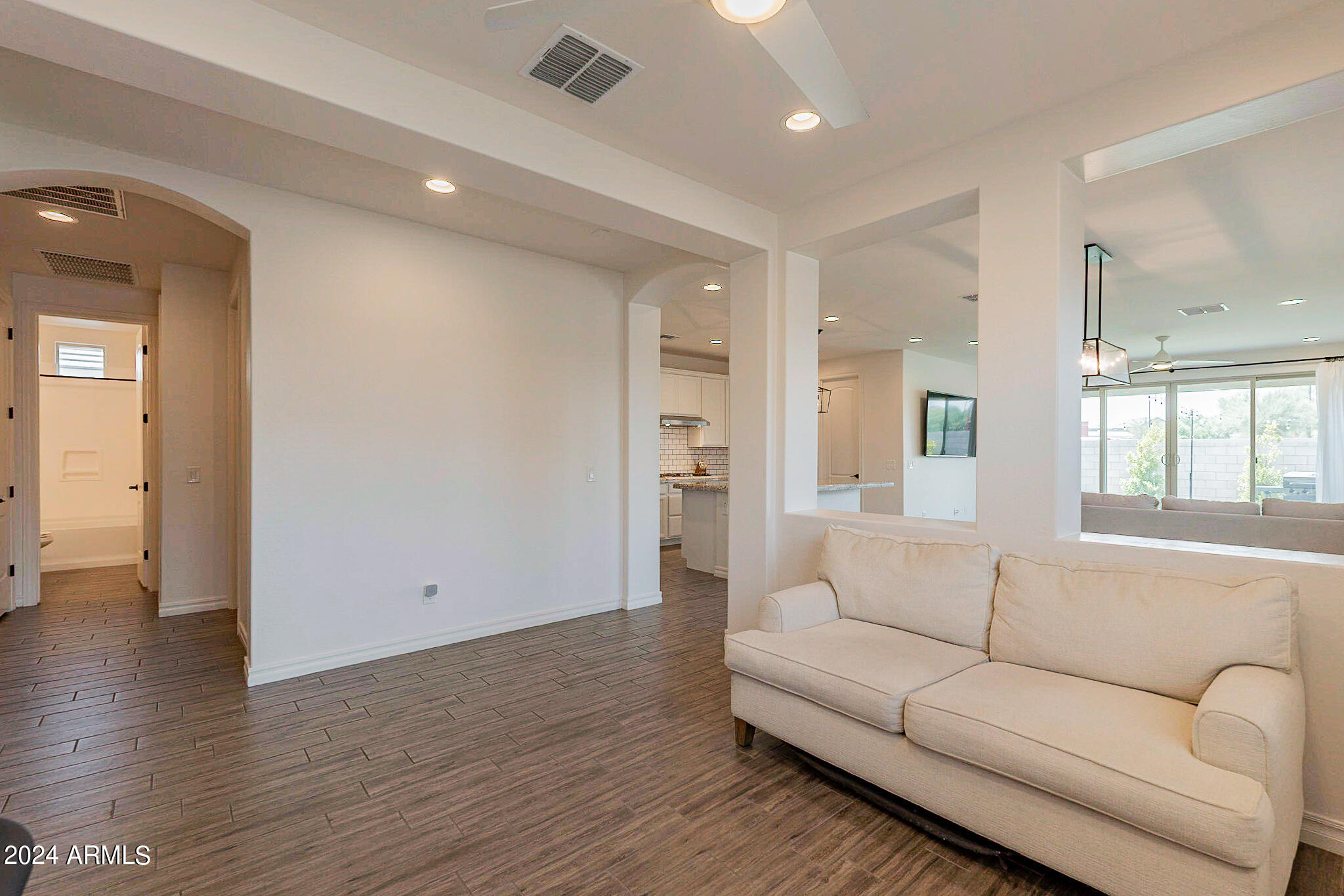 3023 W NEW RIVER Drive