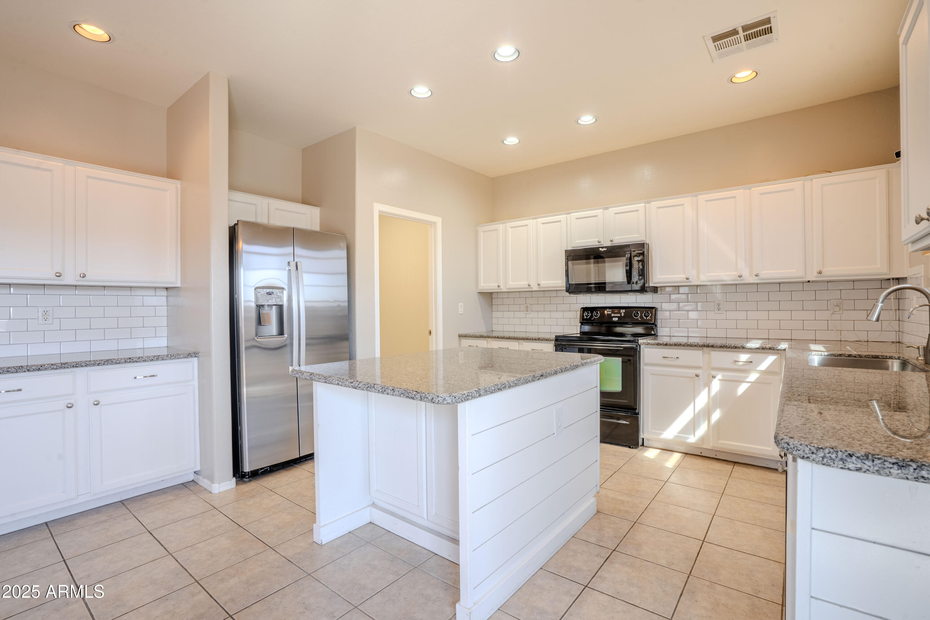 44181 W GRIFFIS Drive