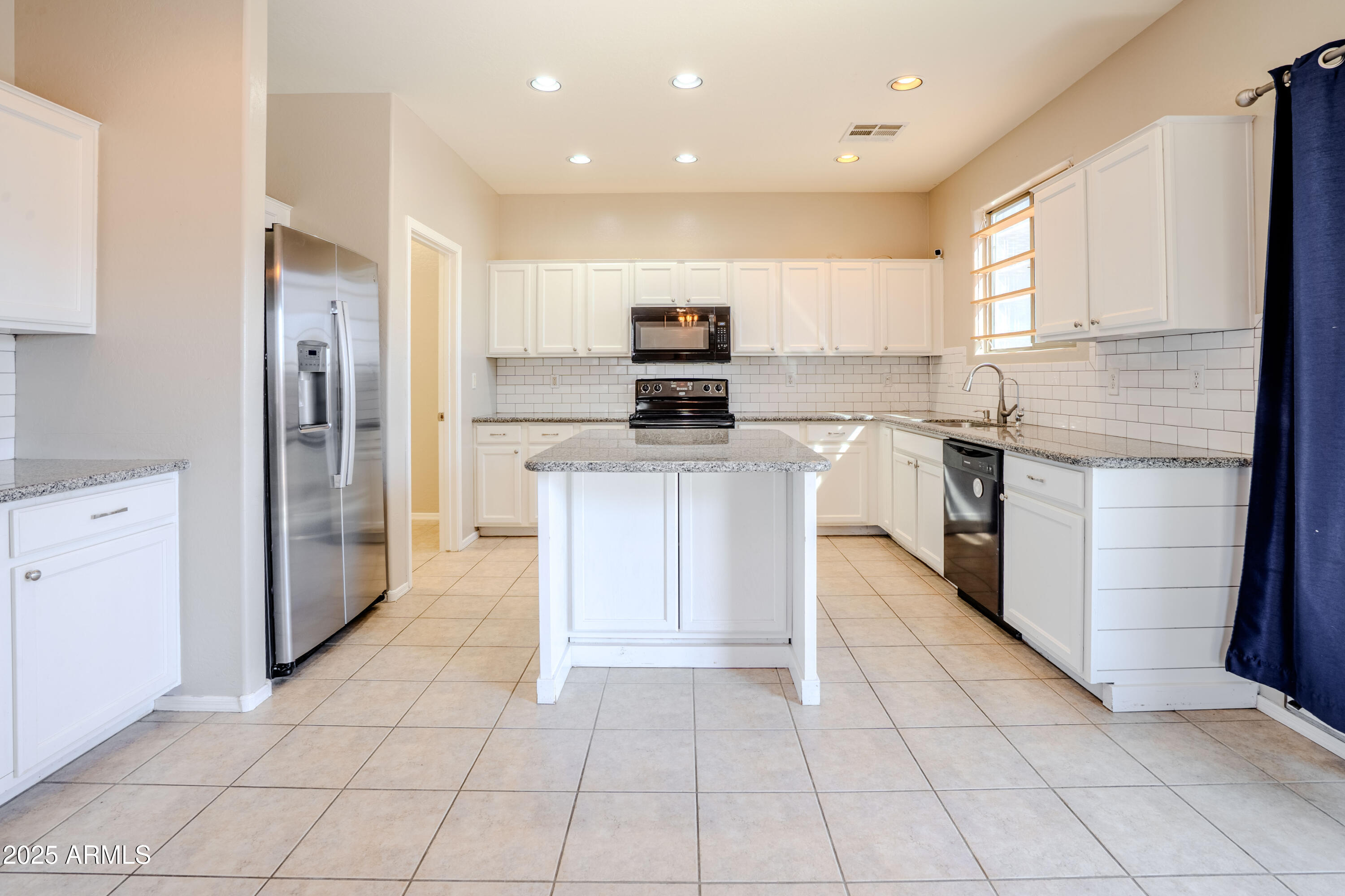 44181 W GRIFFIS Drive