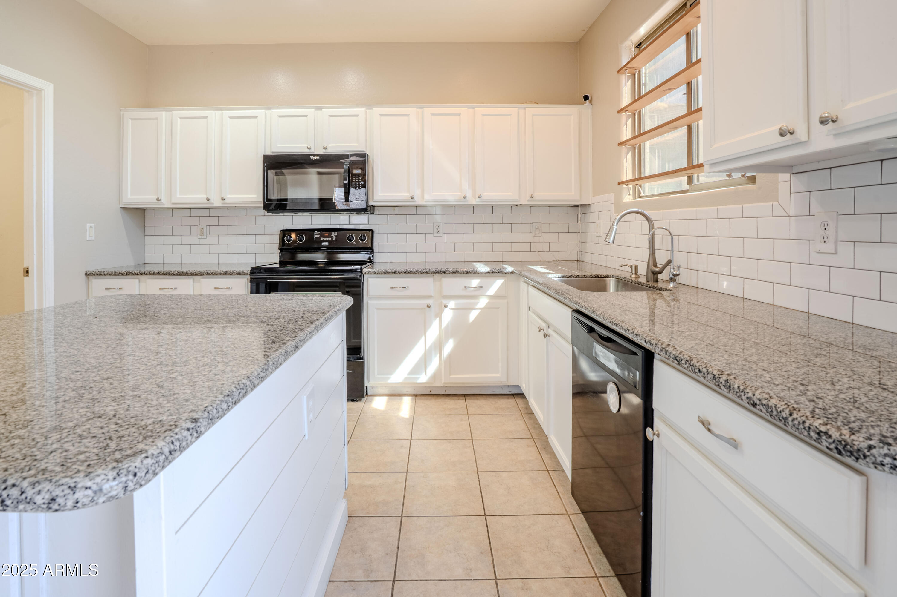44181 W GRIFFIS Drive