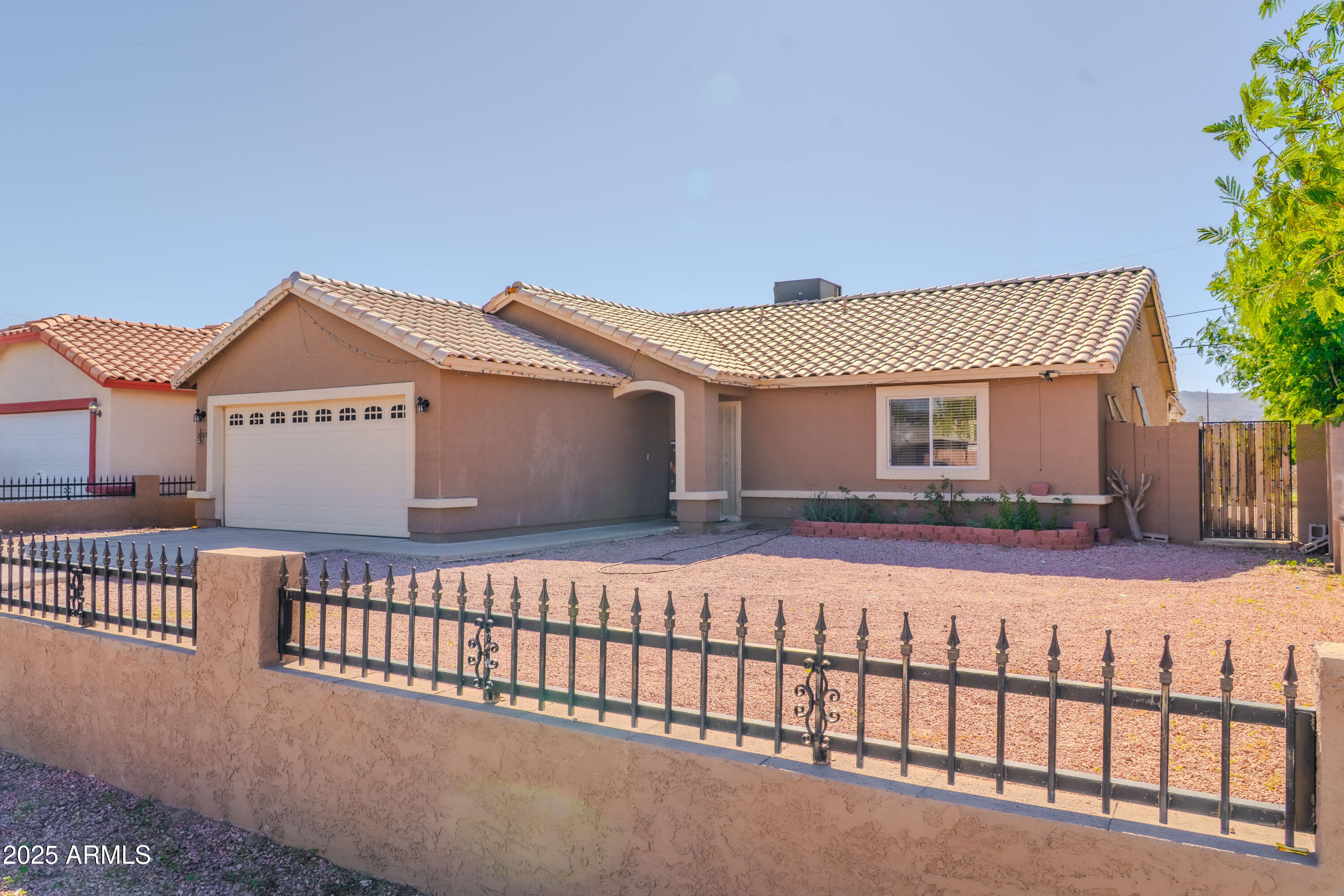 2905 E CHIPMAN Road