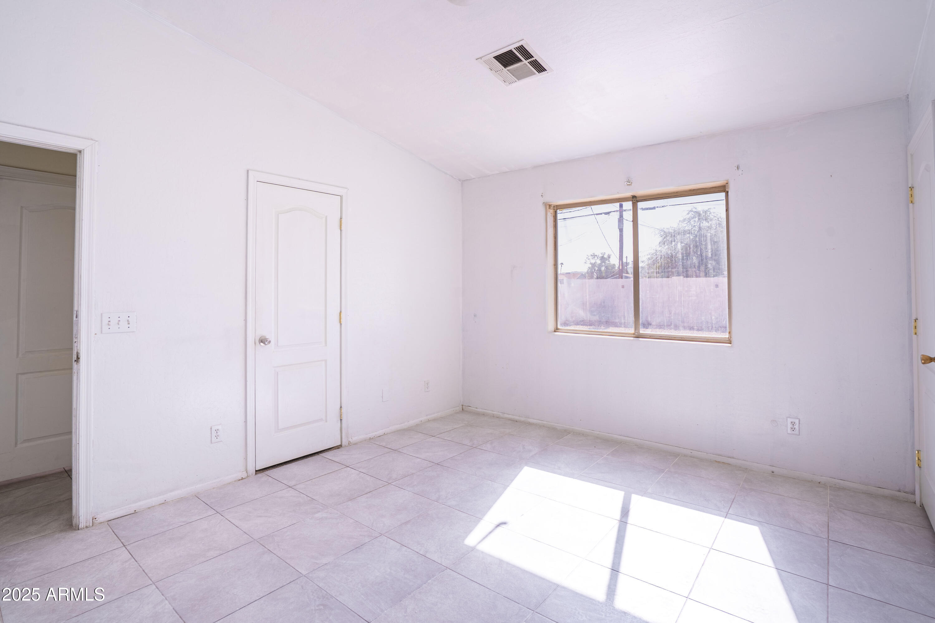2905 E CHIPMAN Road