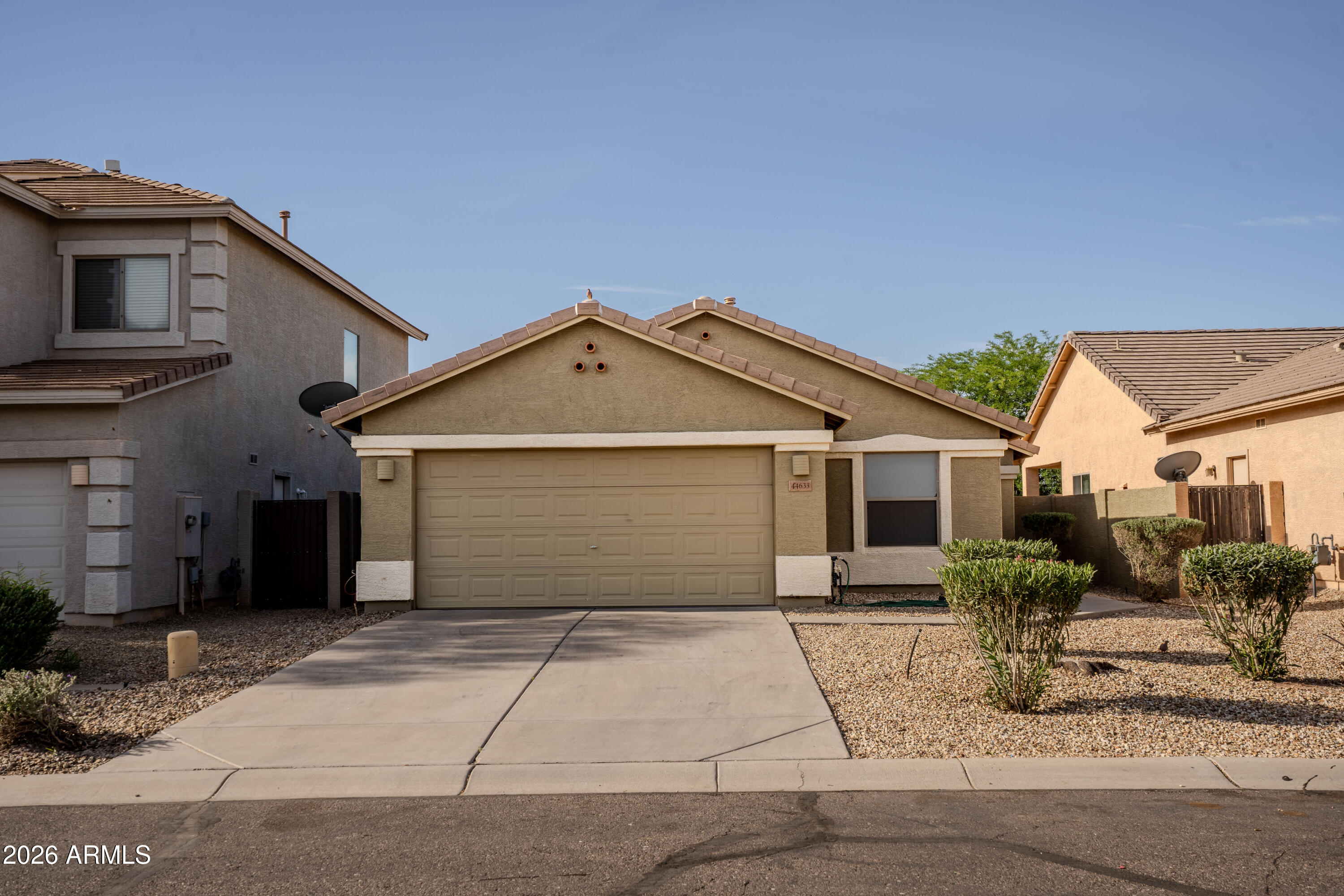 44633 W YUCCA Lane