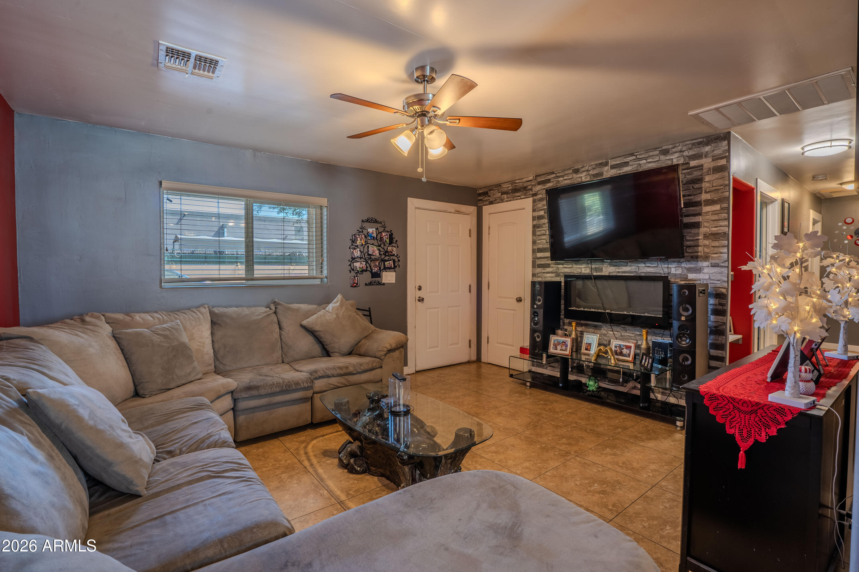 3801 W WILSHIRE Drive
