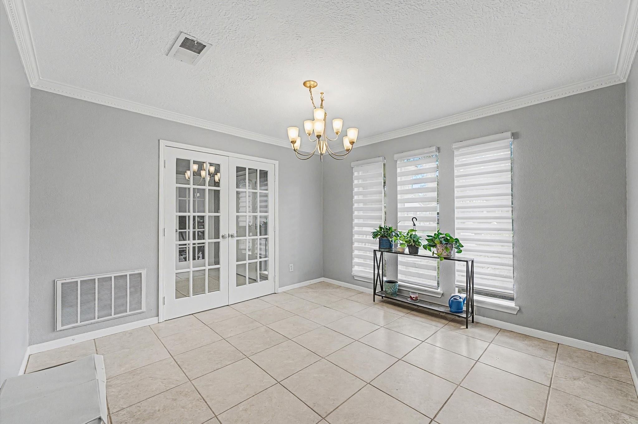 2211 River Falls Drive