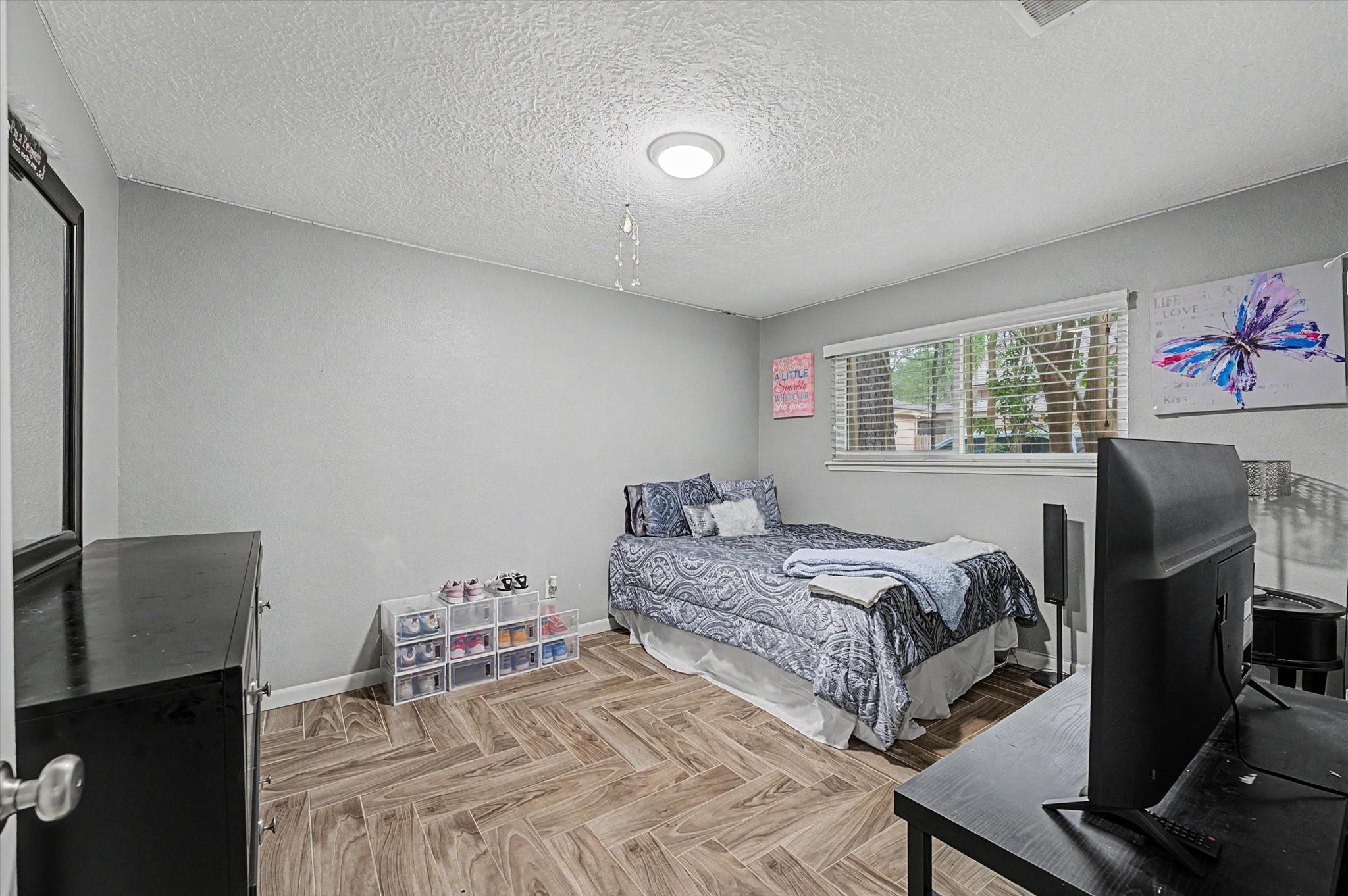 2211 River Falls Drive