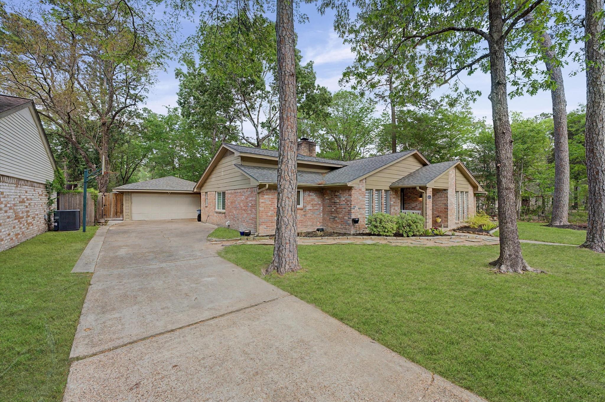 2211 River Falls Drive