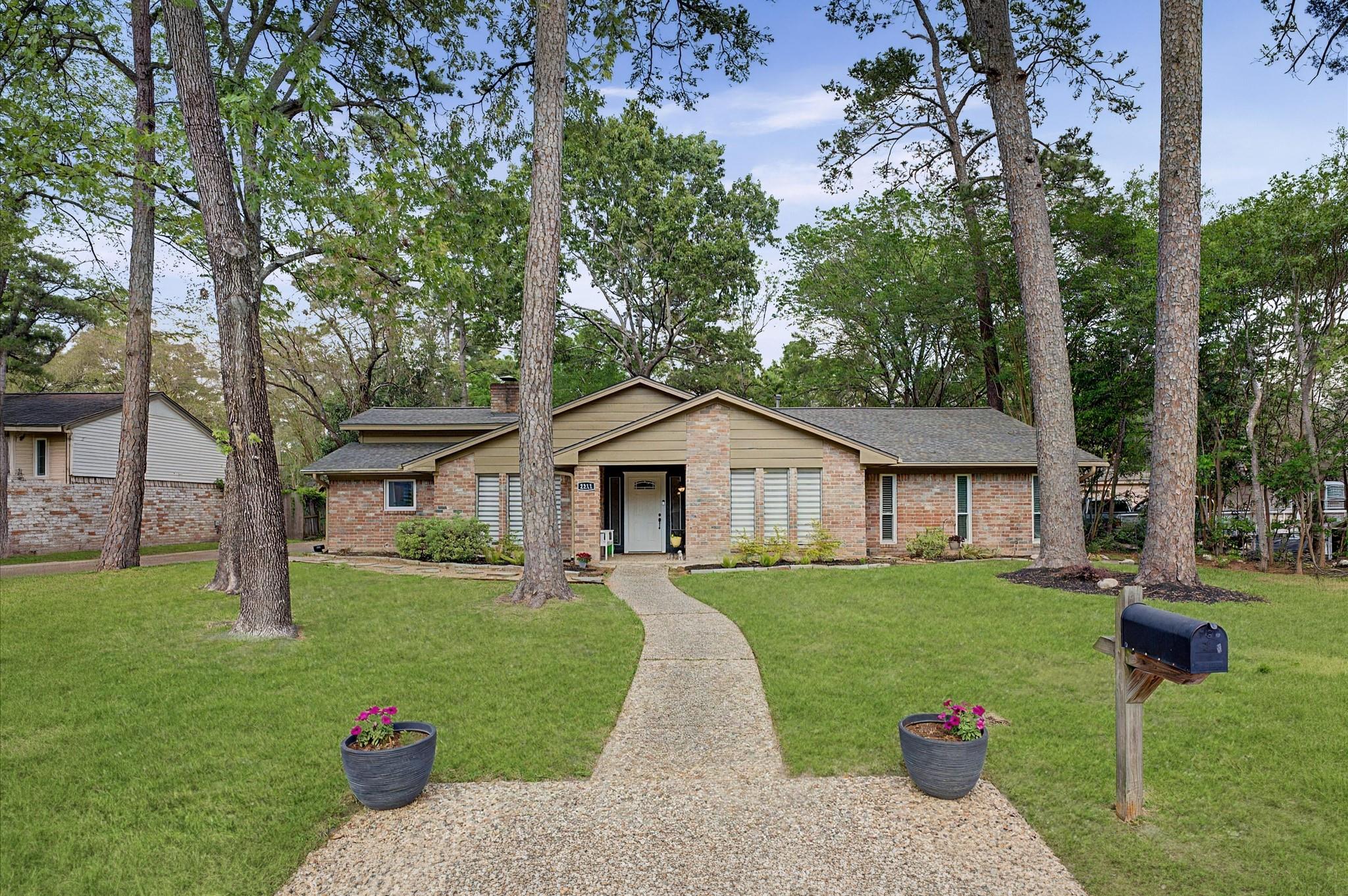 2211 River Falls Drive