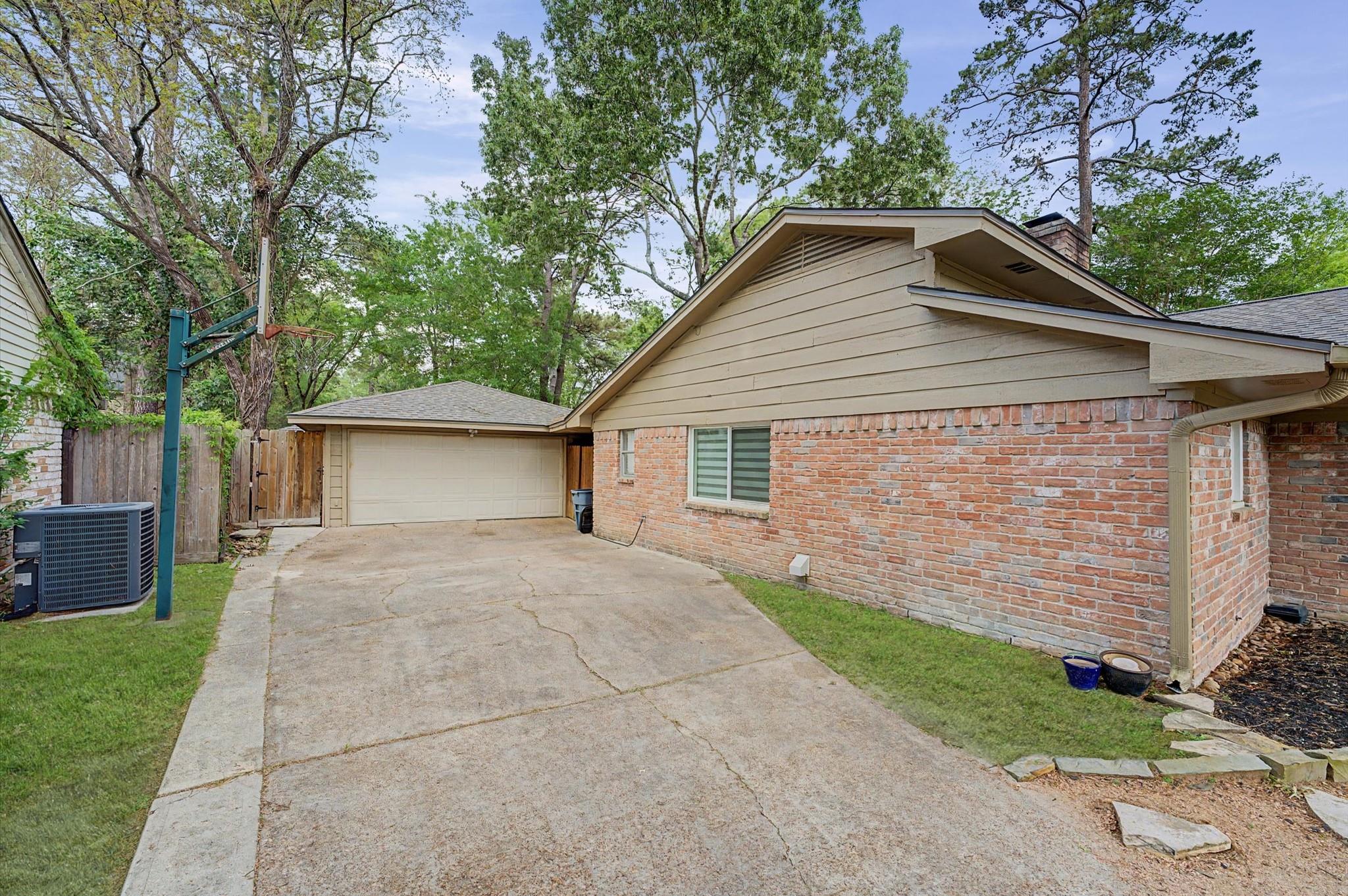2211 River Falls Drive