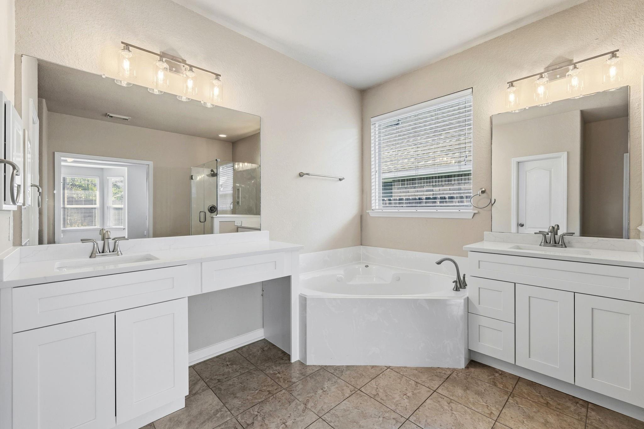 13814 Parkers Cove