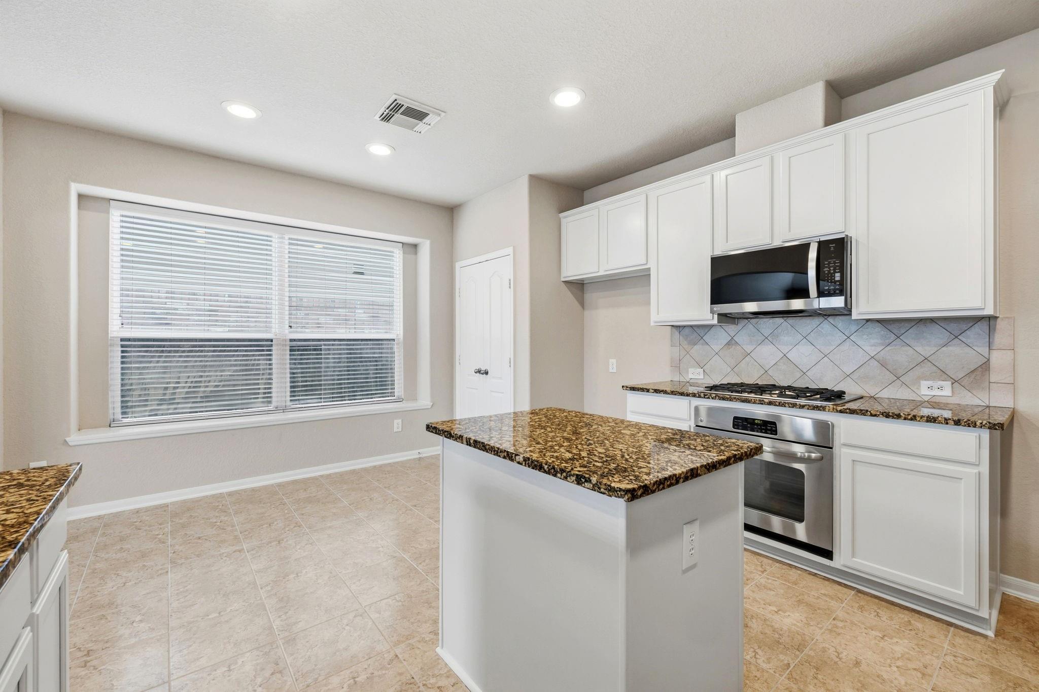 13814 Parkers Cove