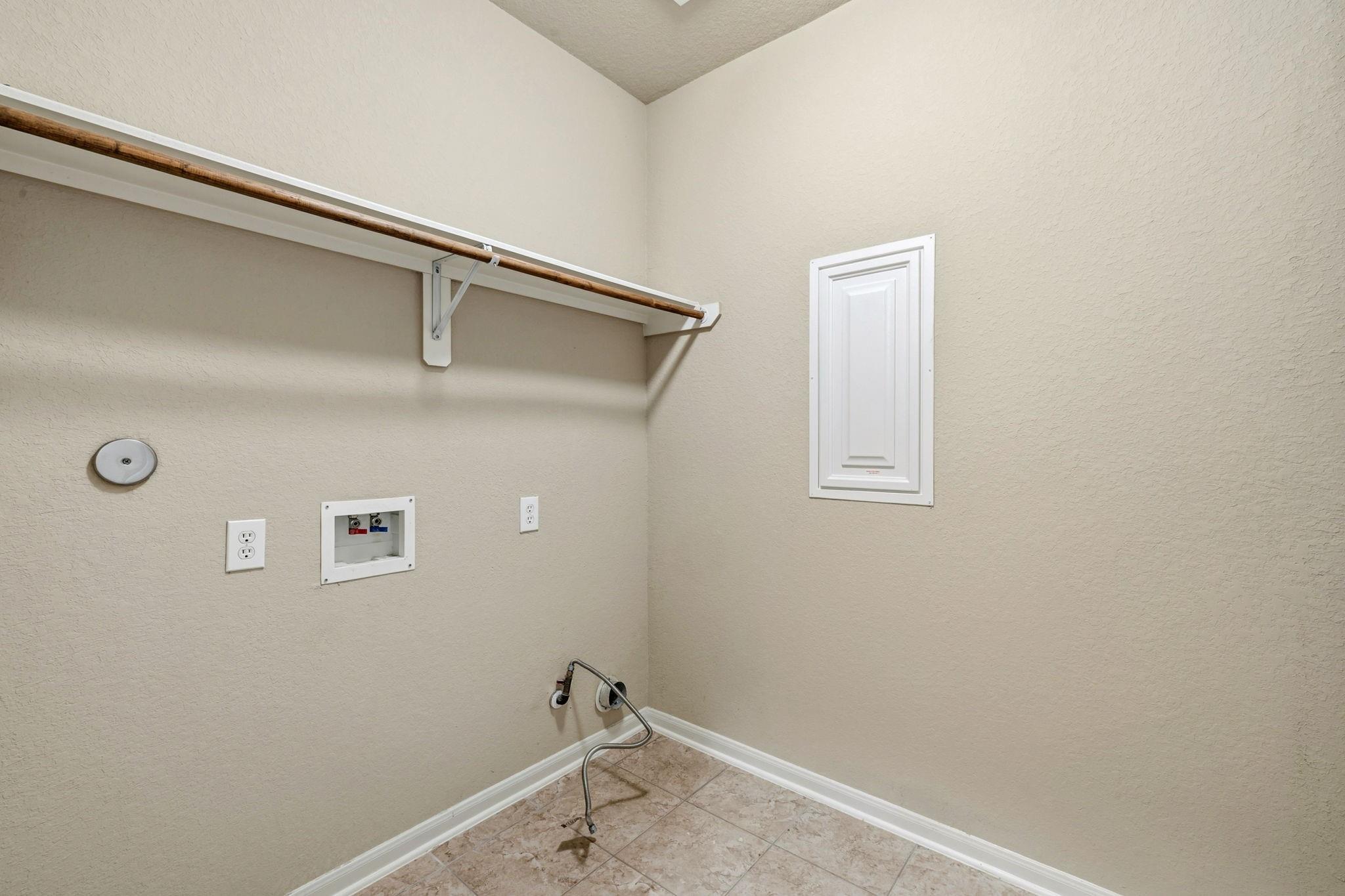 13814 Parkers Cove