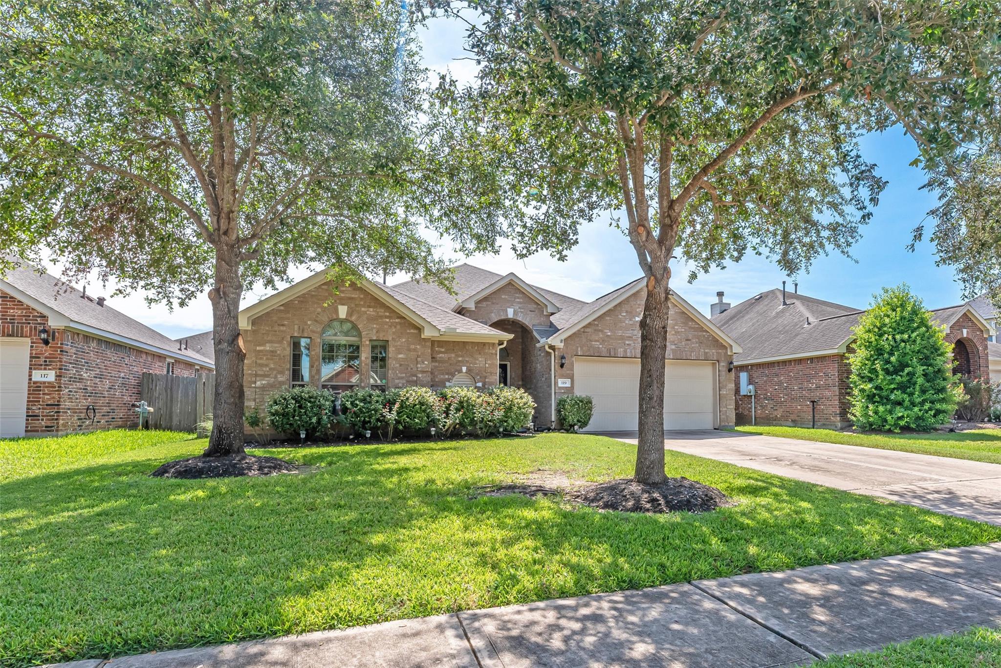 119 Emerald Loch Lane