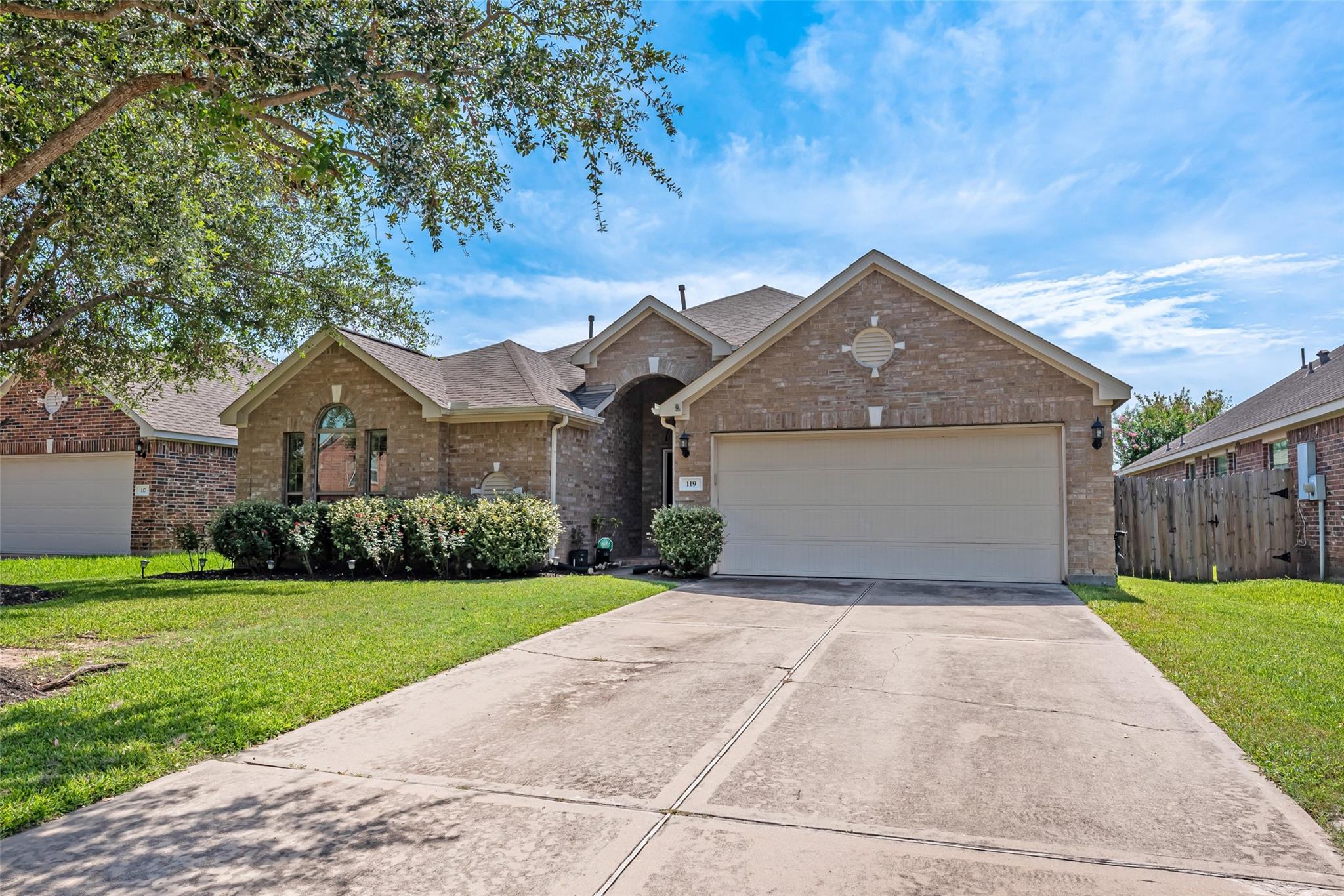 119 Emerald Loch Lane