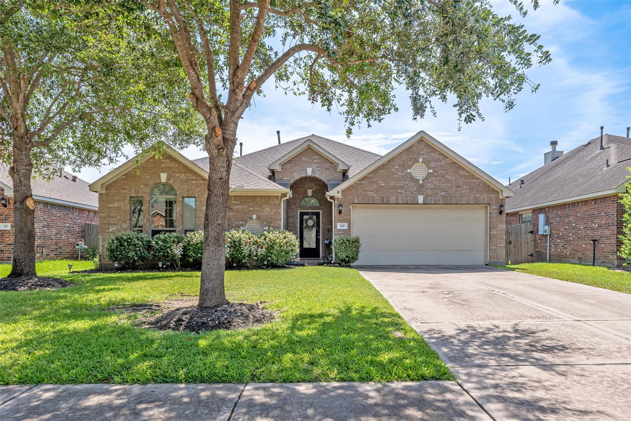 119 Emerald Loch Lane