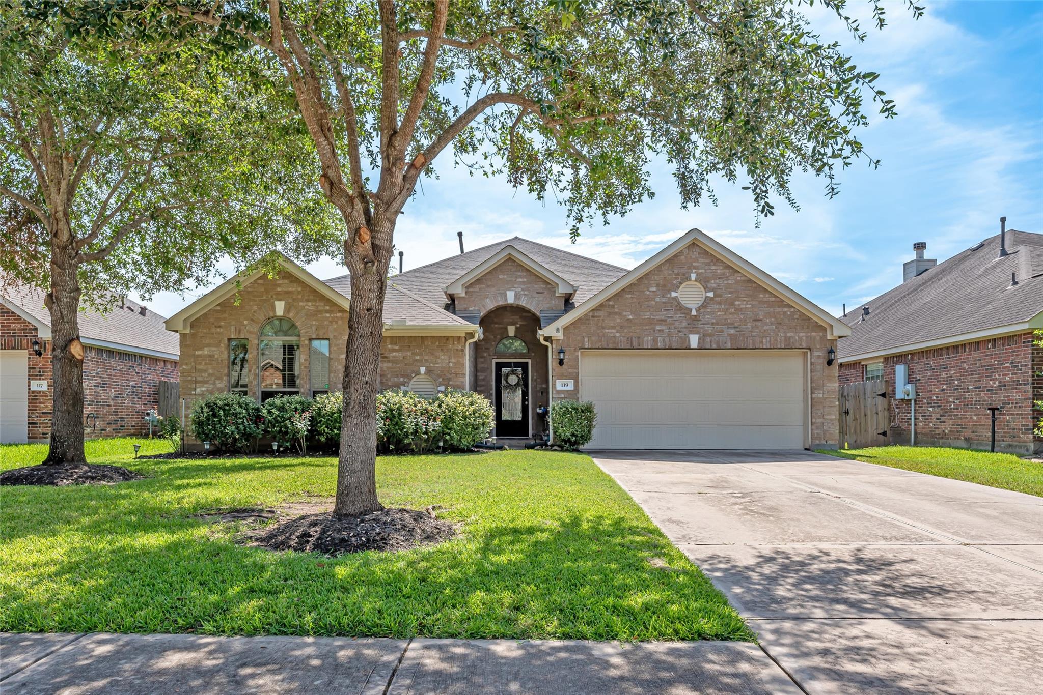 119 Emerald Loch Lane