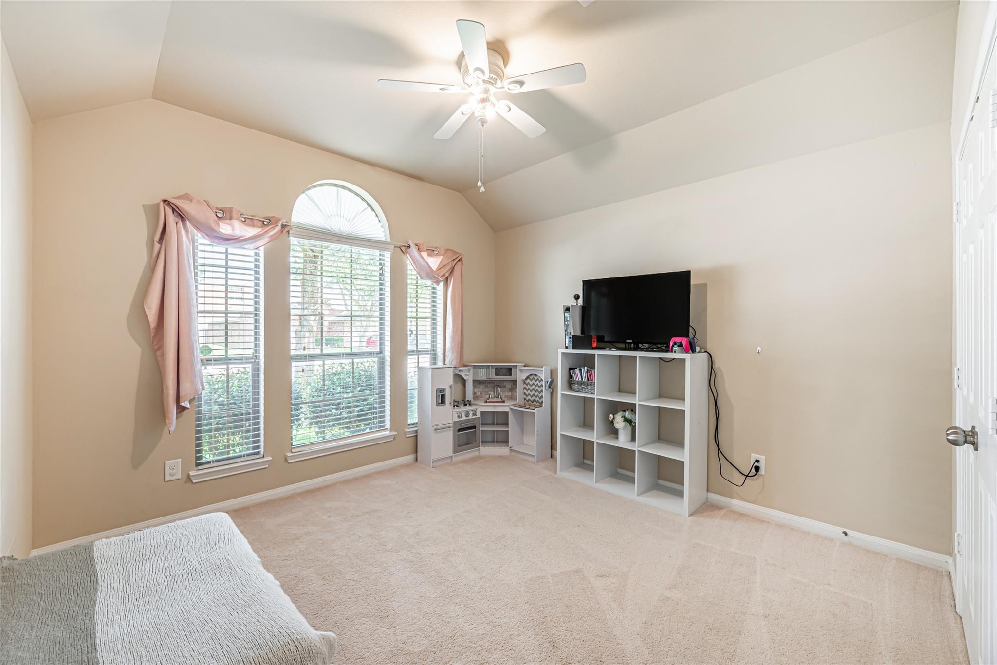 119 Emerald Loch Lane