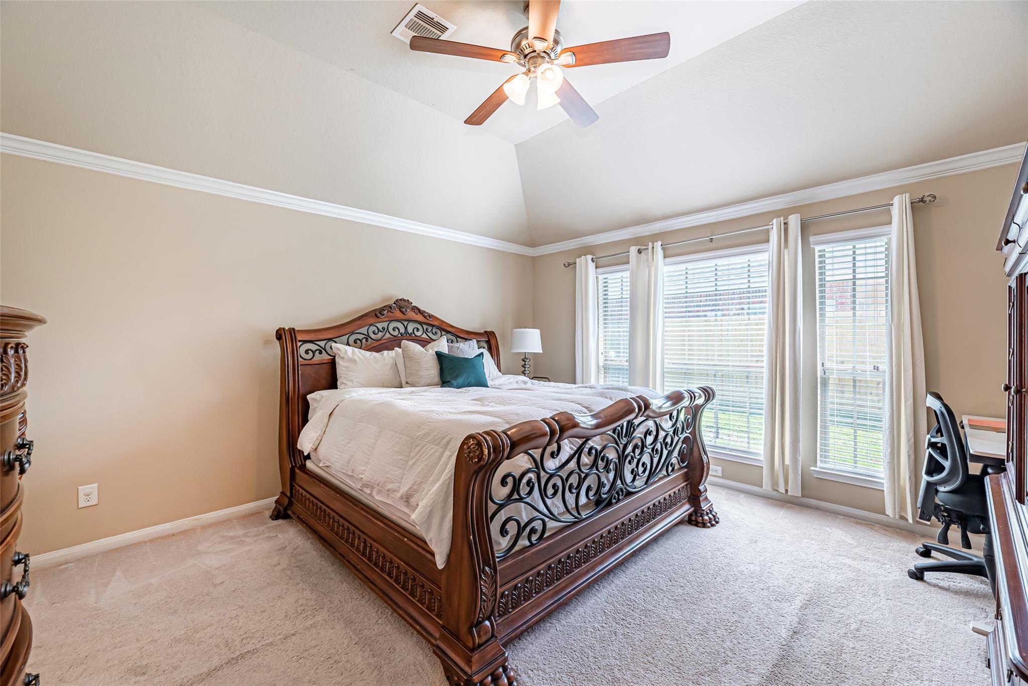 119 Emerald Loch Lane