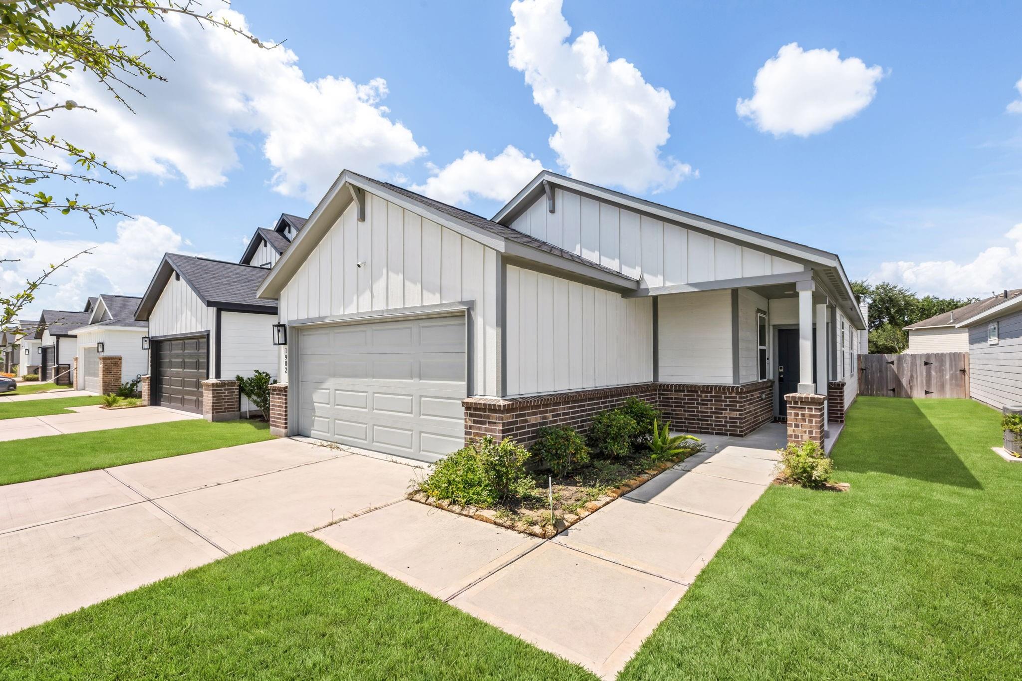 1902 Whispering River Drive