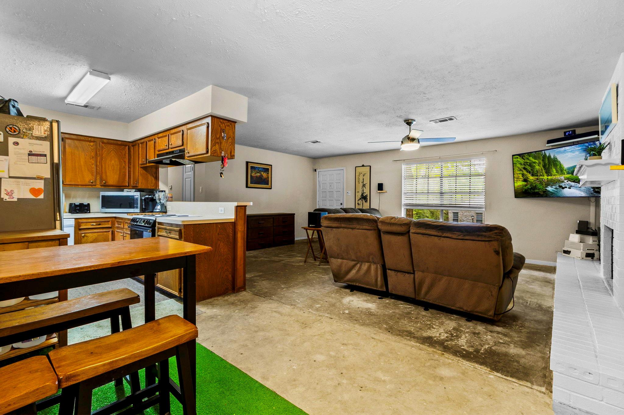 163 Westwood Drive E