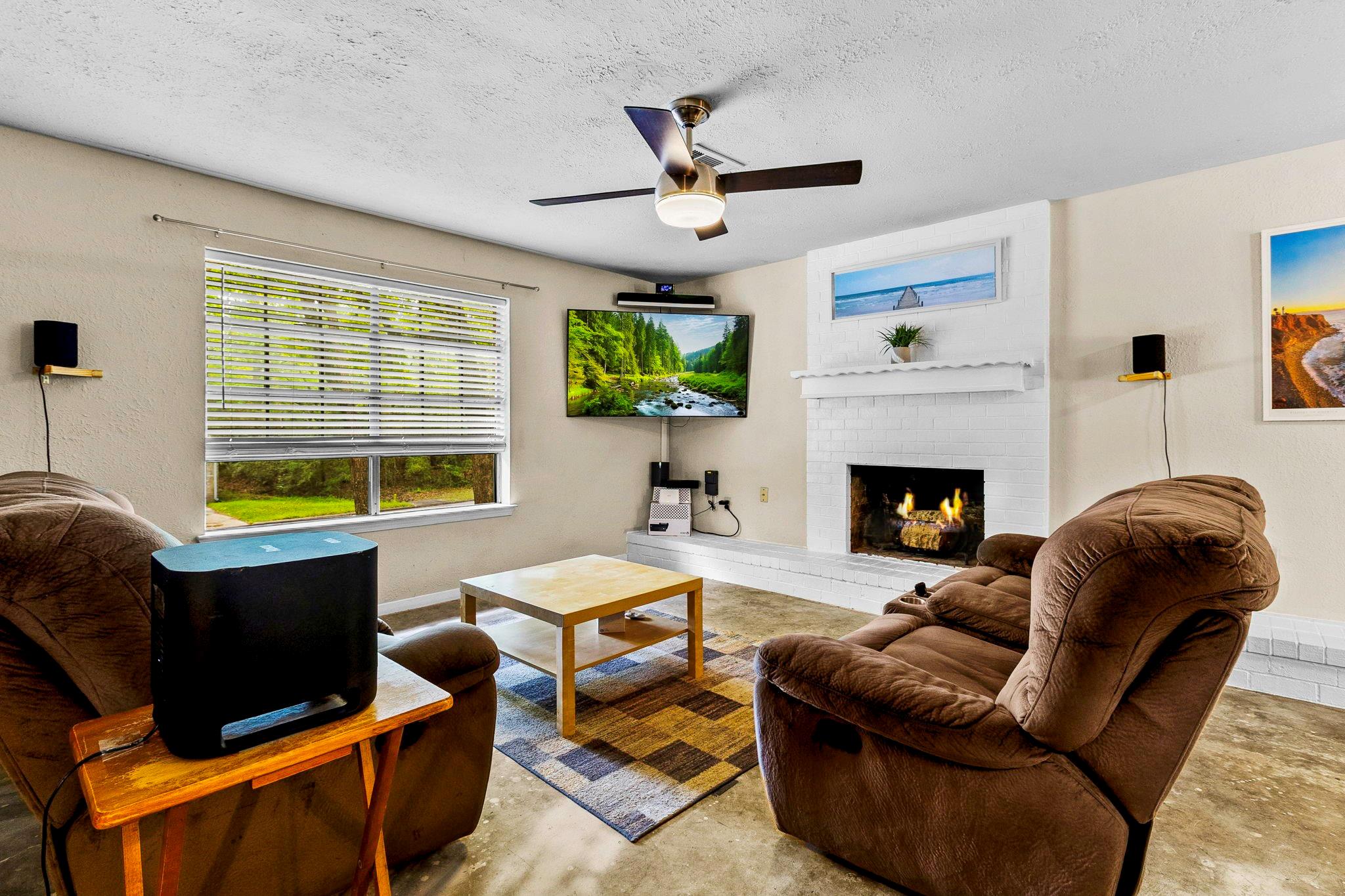 163 Westwood Drive E