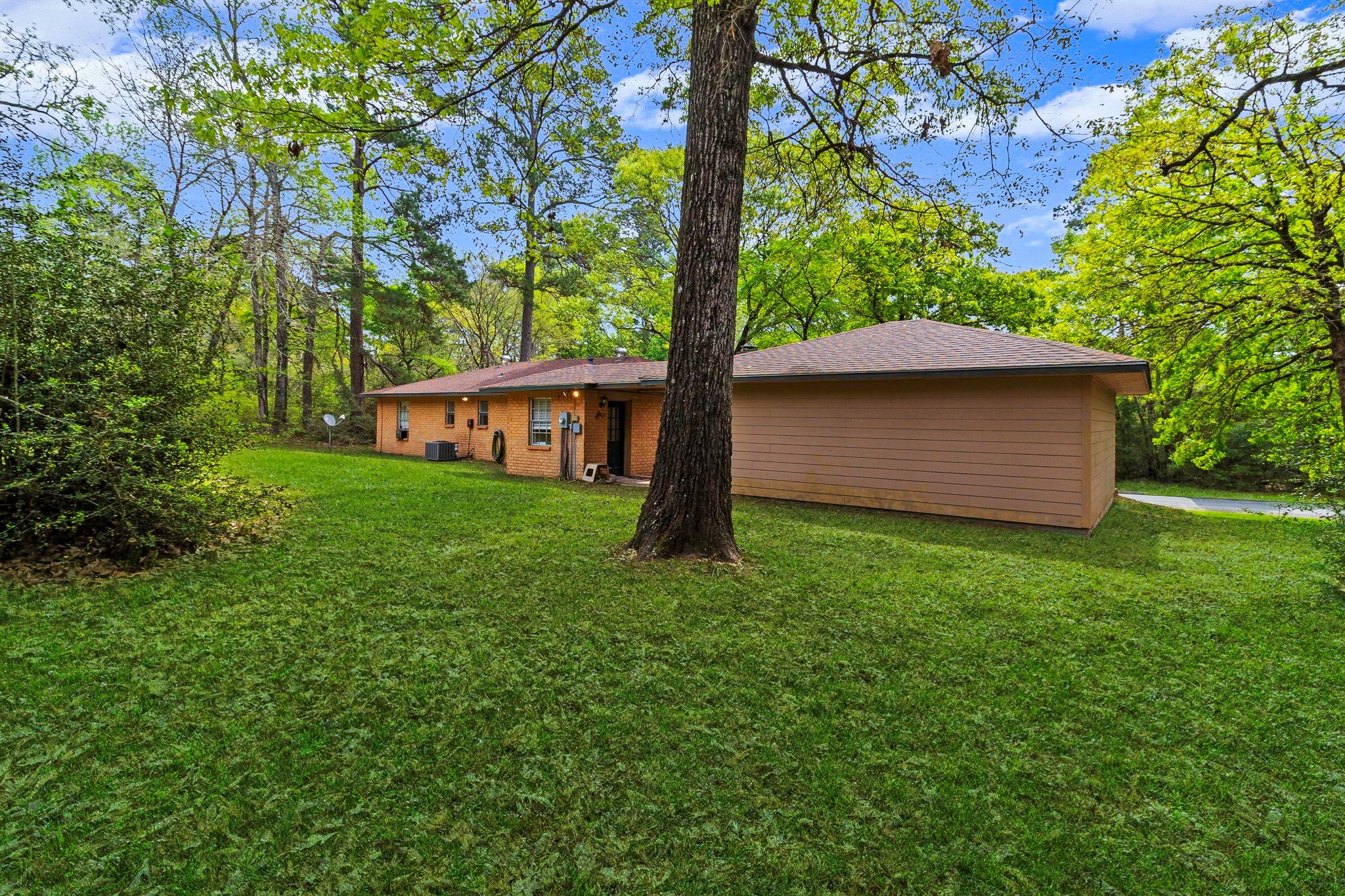 163 Westwood Drive E