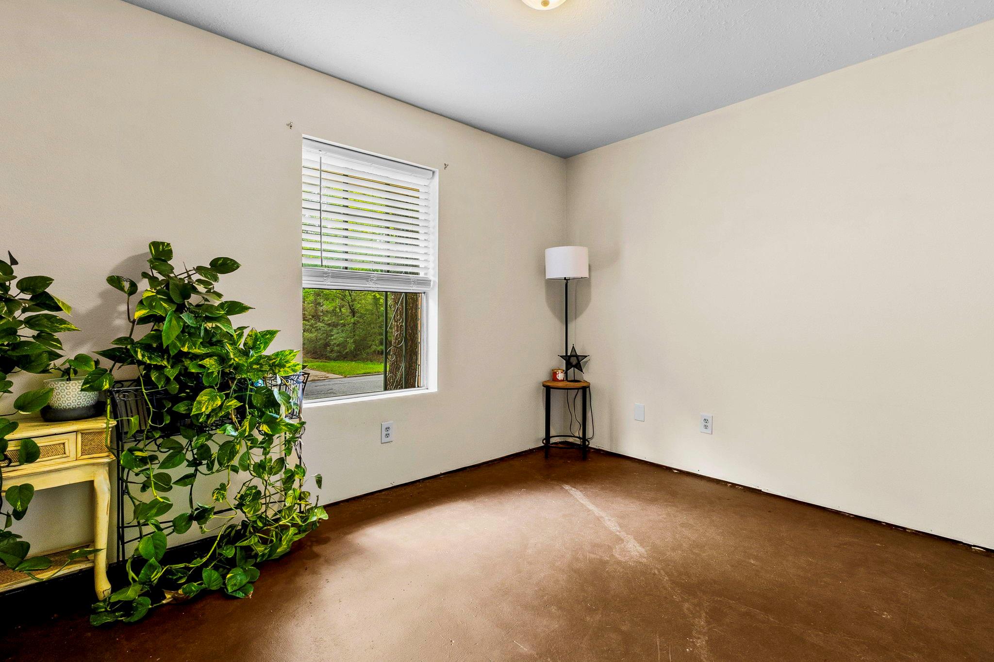 163 Westwood Drive E