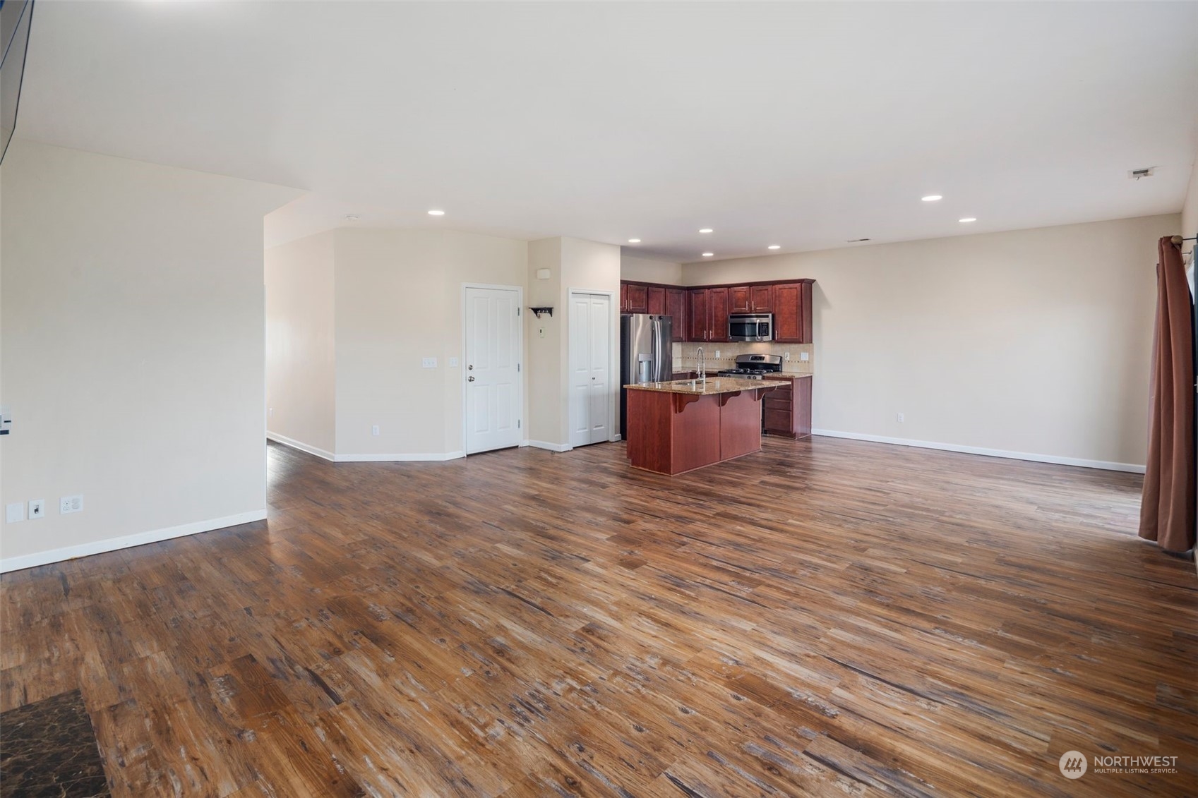 7147 286th Place NW