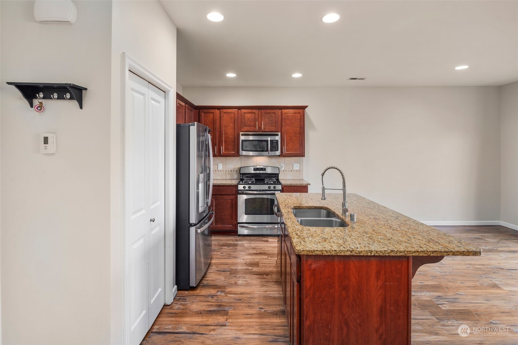 7147 286th Place NW