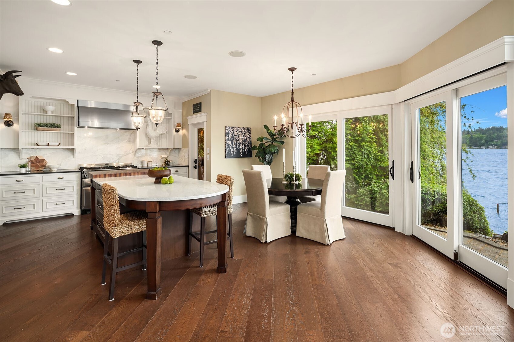 2033 E Lake Sammamish Parkway NE