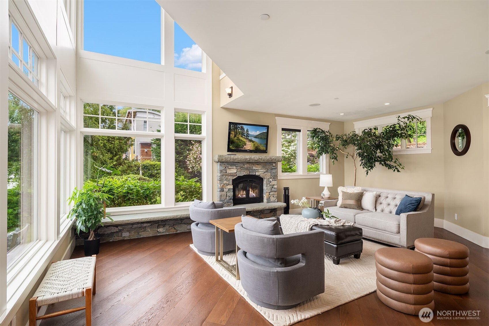 2033 E Lake Sammamish Parkway NE