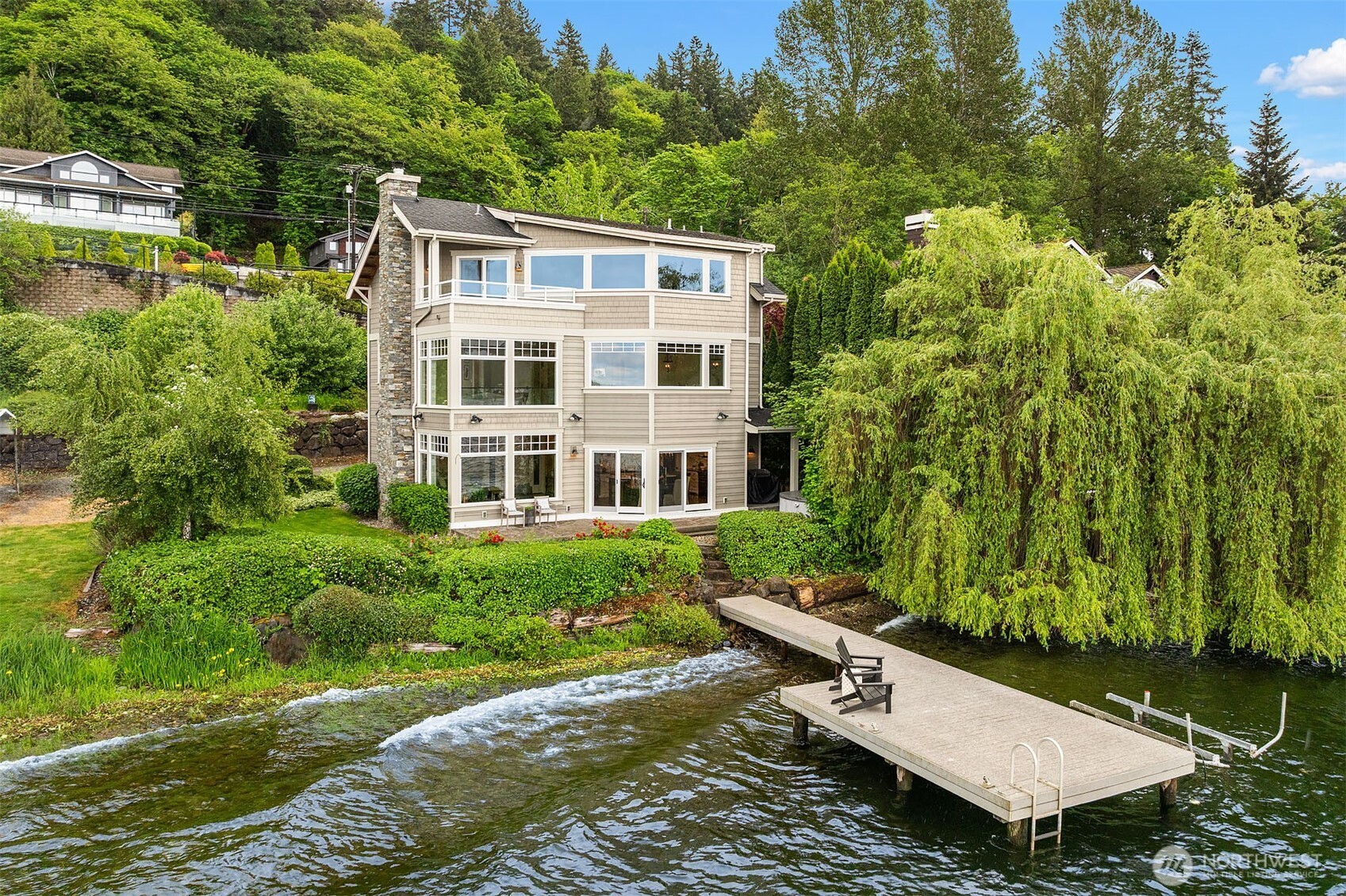 2033 E Lake Sammamish Parkway NE