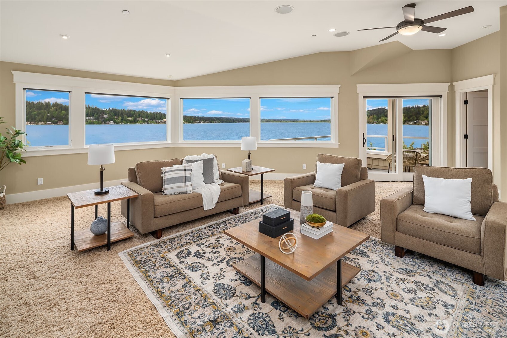 2033 E Lake Sammamish Parkway NE