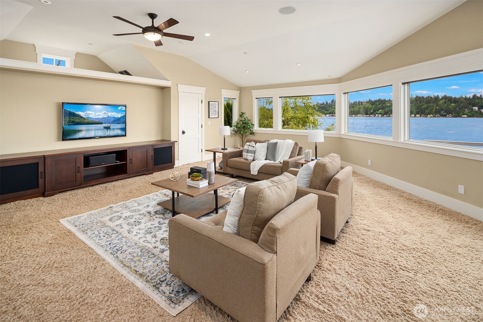 2033 E Lake Sammamish Parkway NE