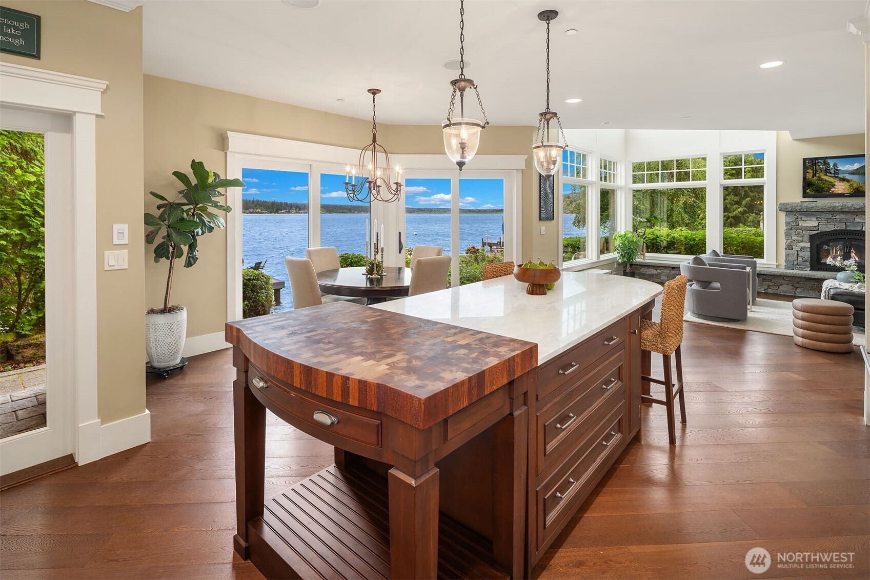 2033 E Lake Sammamish Parkway NE