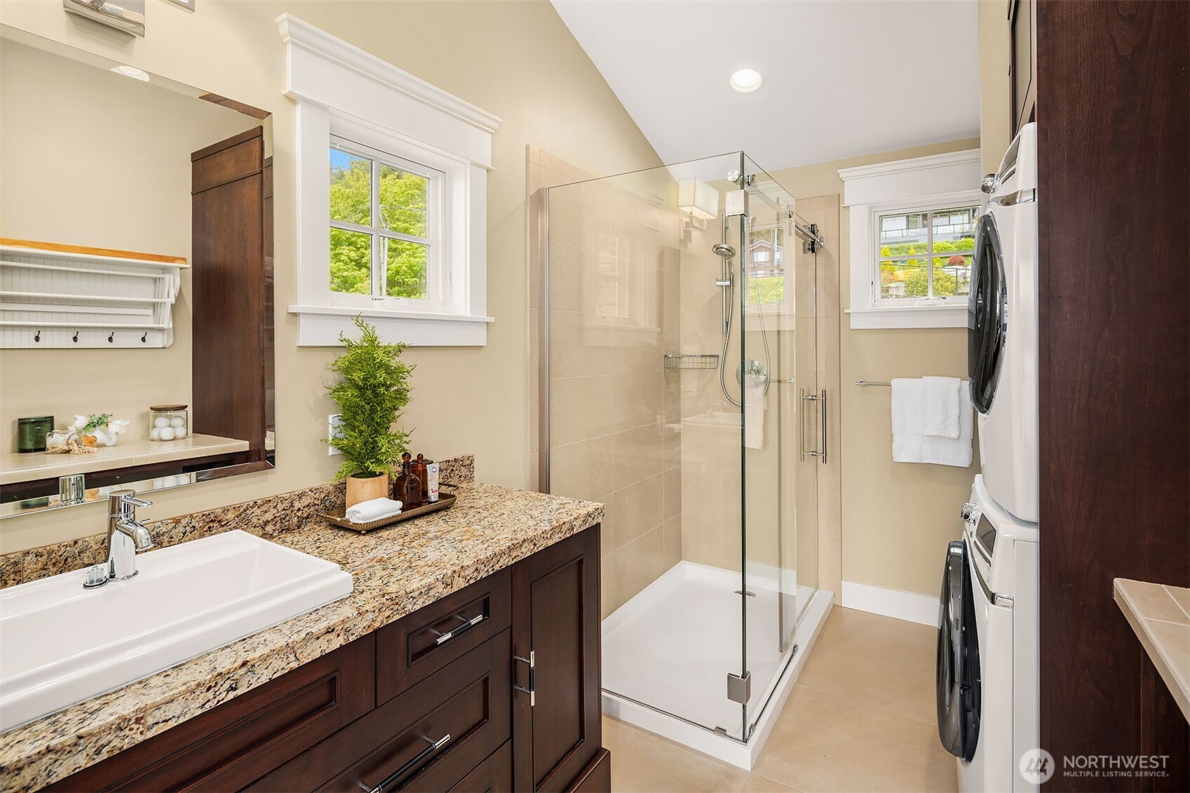 2033 E Lake Sammamish Parkway NE