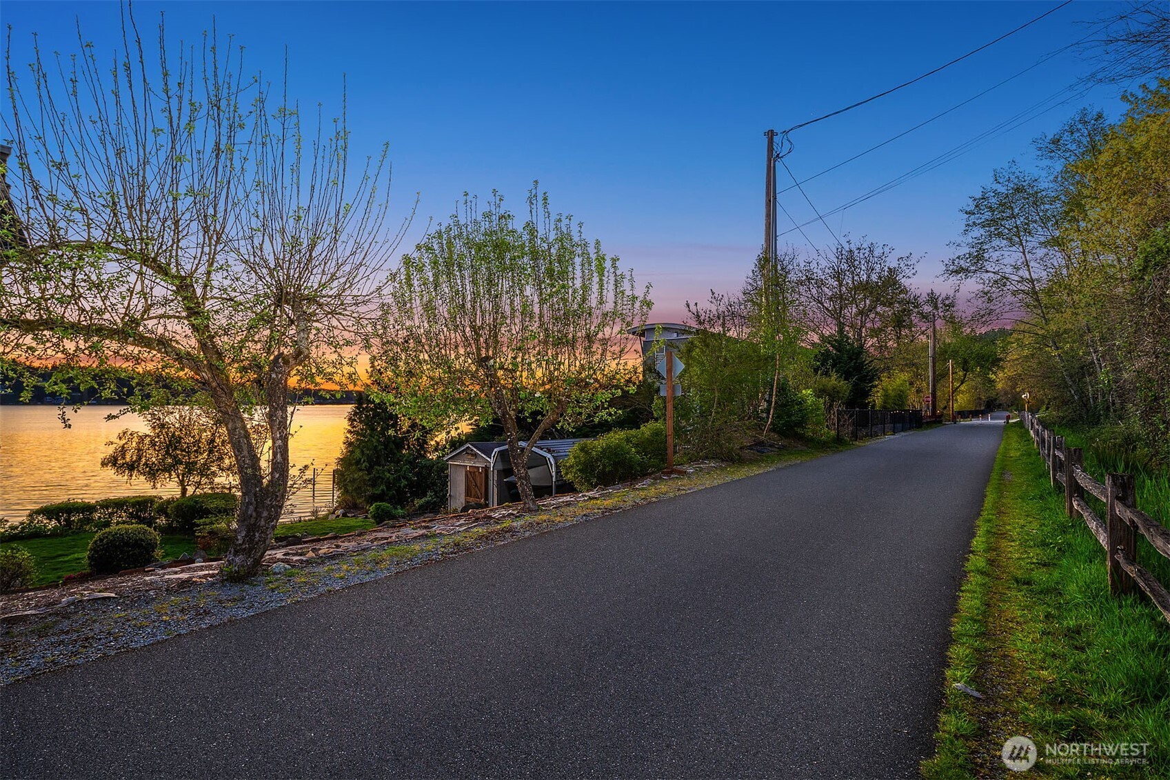 2033 E Lake Sammamish Parkway NE