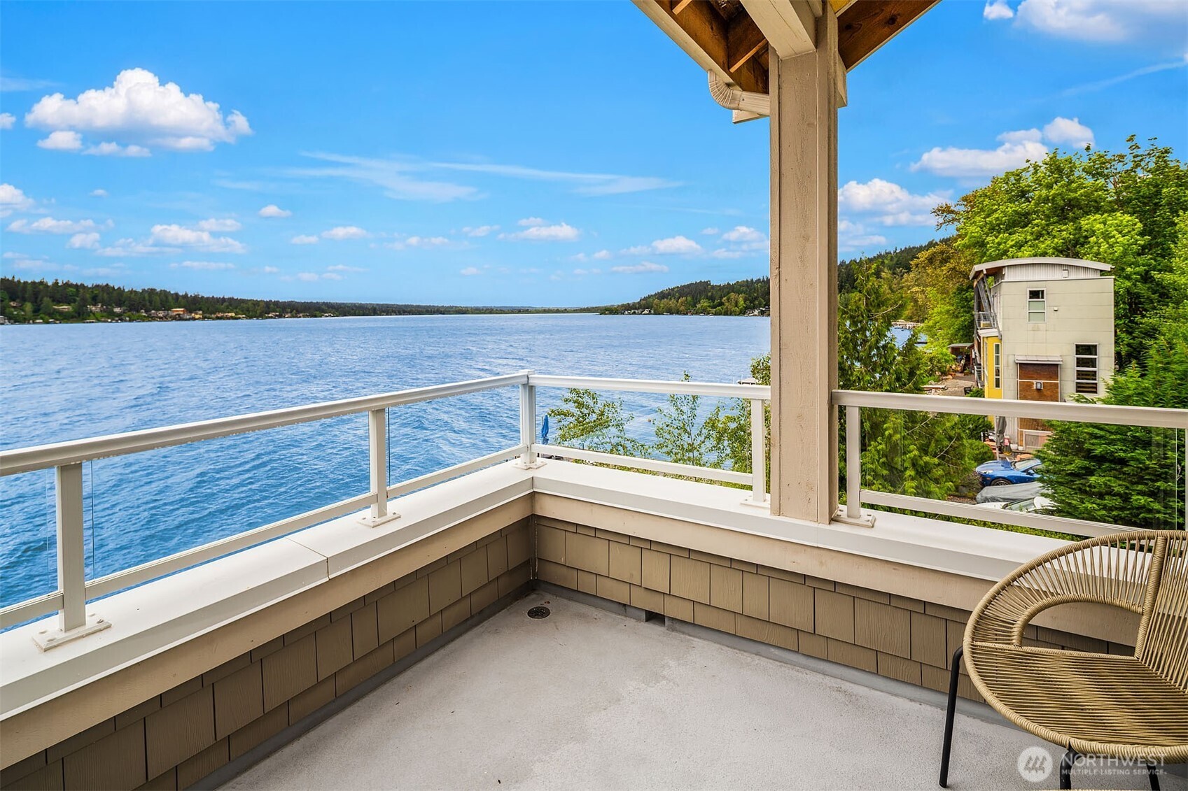 2033 E Lake Sammamish Parkway NE