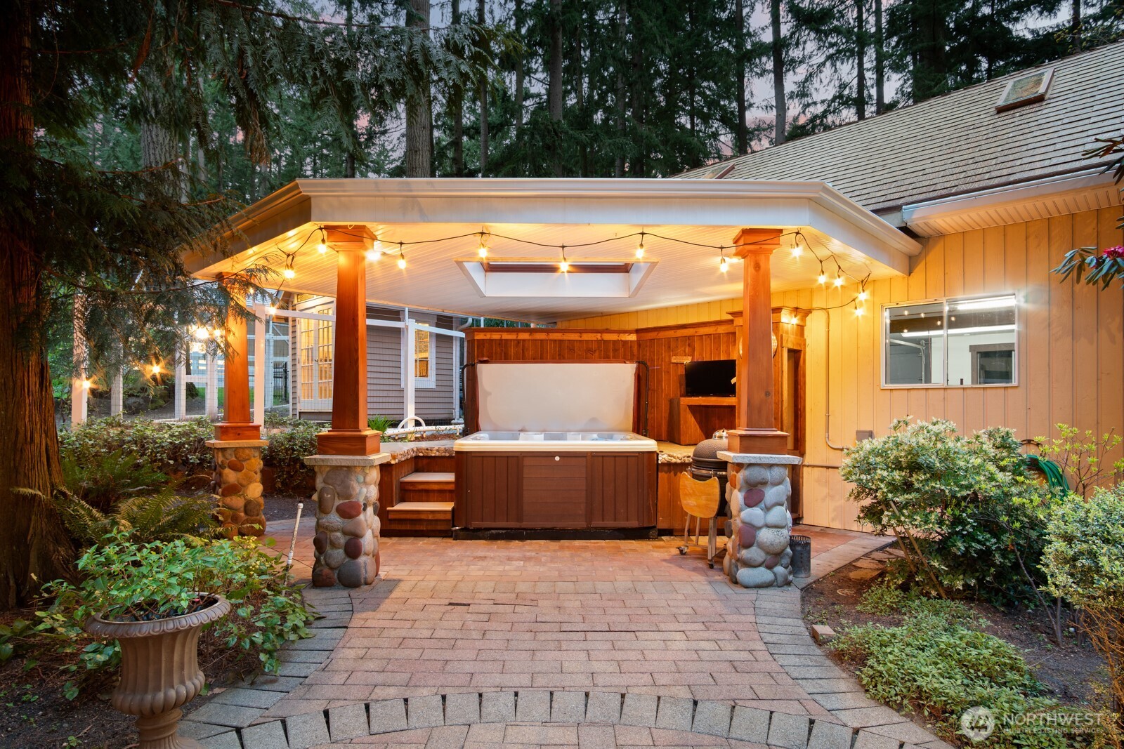 16 Bridlewood Circle