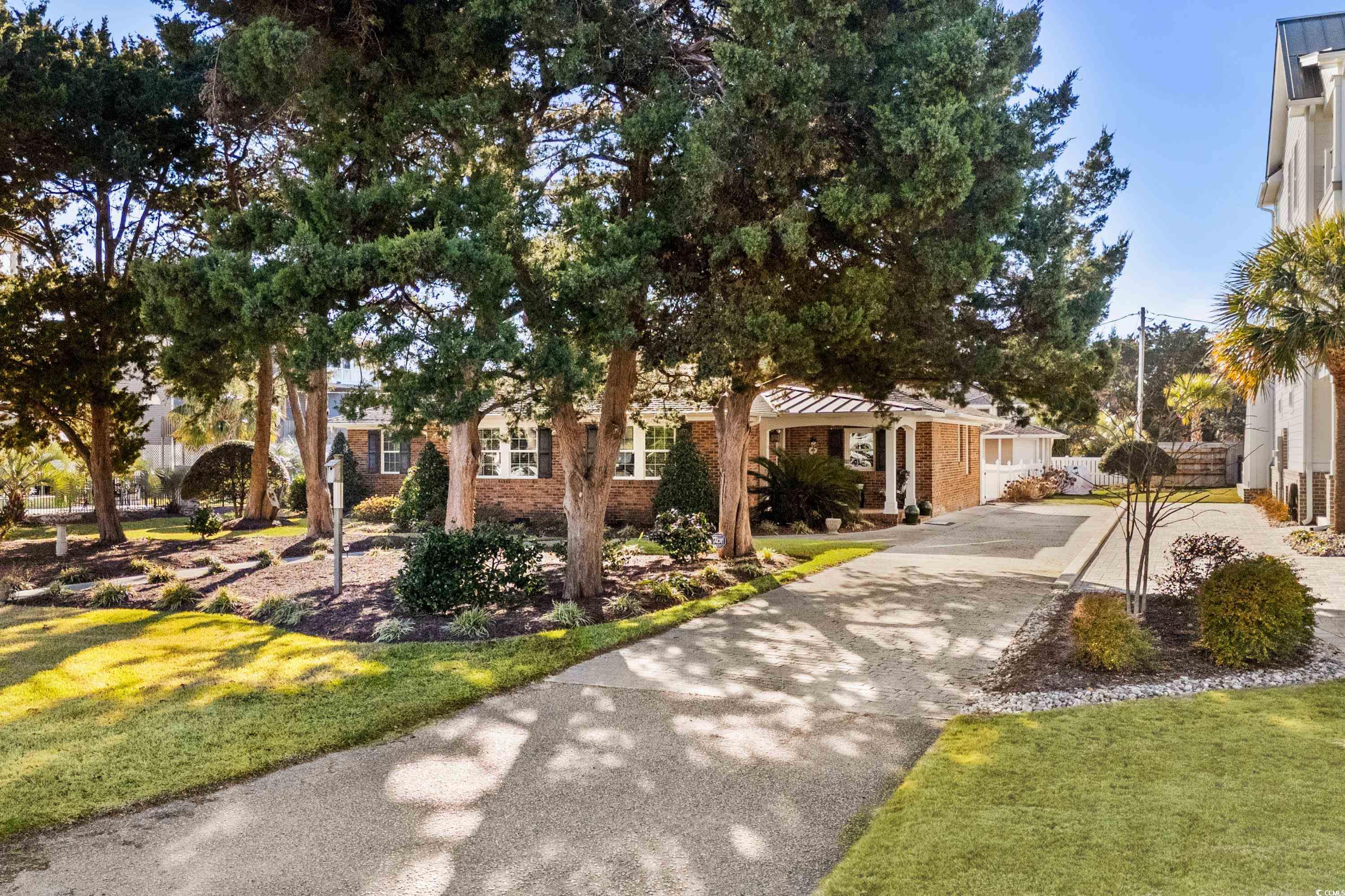 205 9th Ave. N