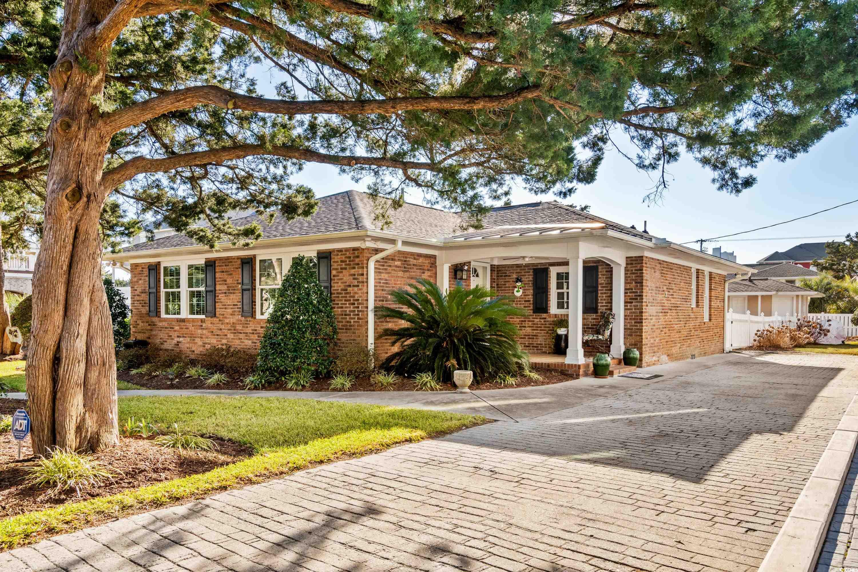 205 9th Ave. N