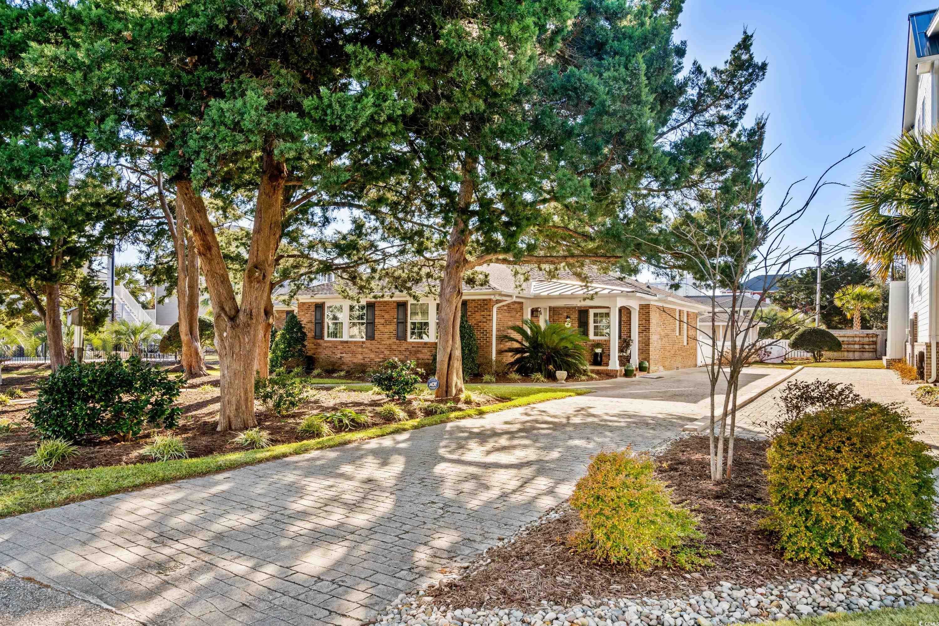 205 9th Ave. N