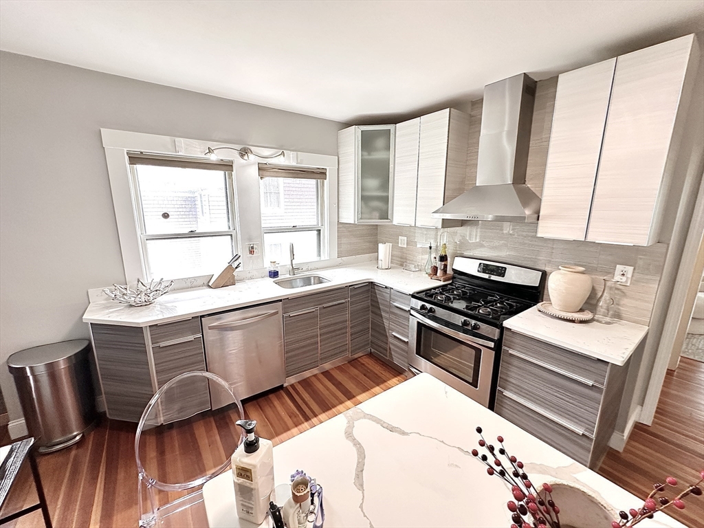 43-45 Roselin Ave