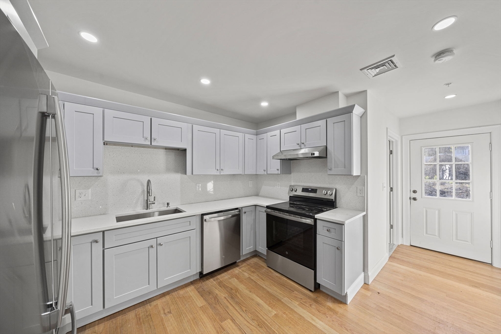 417 Commerical St # 1