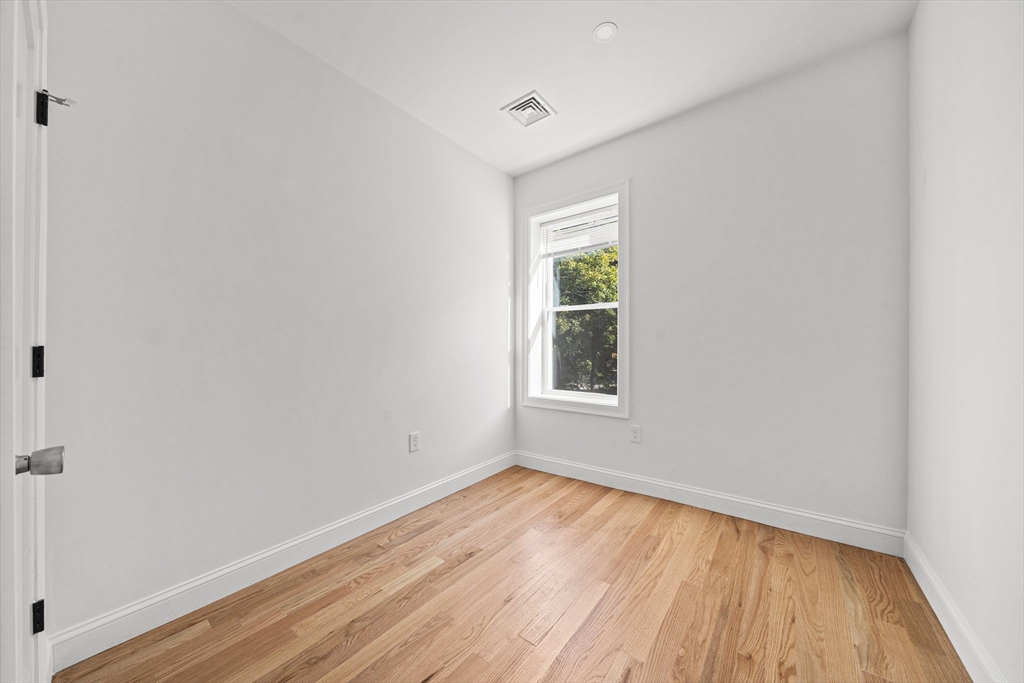 417 Commerical St # 3