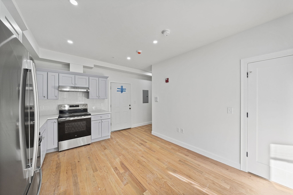 417 Commerical St # 3