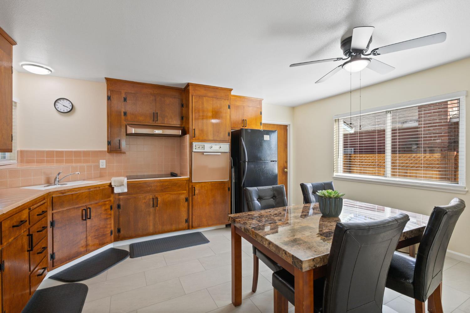 9221 N El Dorado Street