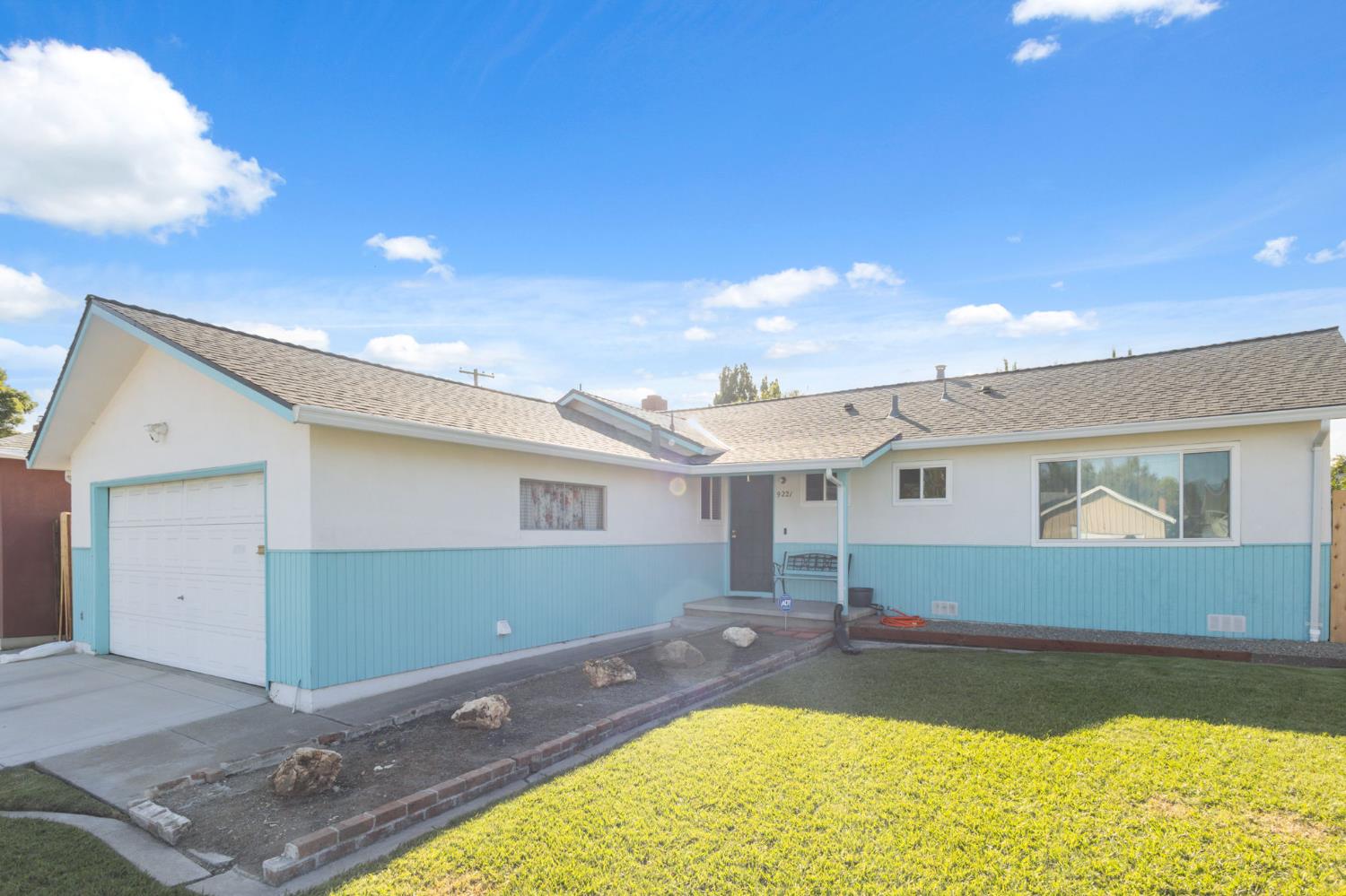 9221 N El Dorado Street