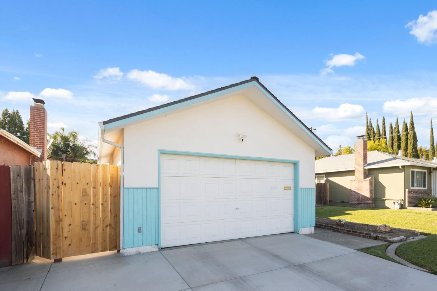 9221 N El Dorado Street